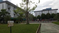 Ini adalah kawasan wisma atlet, yang terdiri dari tiga gedung untuk kamar-kamar, plus aula besar untuk bersantap para atlet.