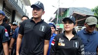Cagub DKI Jakarta Agus Harimurti Yudhoyono melakukan kampanye bersama sang istri Annisa Pohan di kawasan Kemayoran, Jakarta, Selasa (10/1/2017).