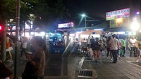 Wisatawan bisa menikmati waktu malam dengan berkeliling pasar malam. Shilin Night Market sendiri buka dari pukul 16.00 hingga tutup menjelang tengah malam. Di akhir pekan, pasar malam ini malah buka hingga pukul 02.00 dinihari (Wahyu/detikTravel)