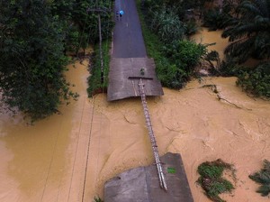 Tewaskan 25 Orang, Banjir Thailand Juga Picu Kemacetan 200 Km