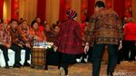 Aksi Nenek Ariyati di Depan Panggung HUT PDIP