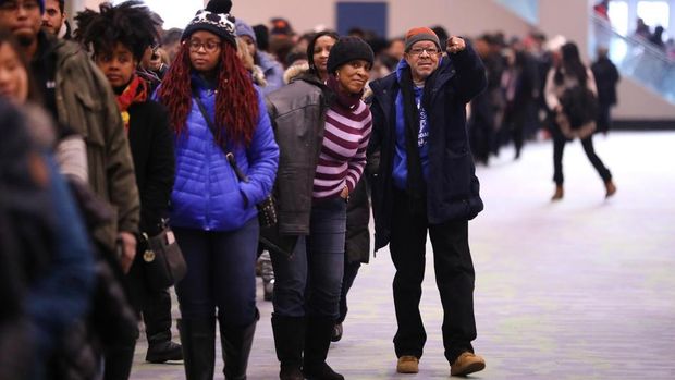 Warga AS mengantre di tengah cuaca dingin demi tiket gratis pidato perpisahan Obama