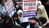 Massa ini sudah meramaikan auditorium Kementan sejak pagi hari.