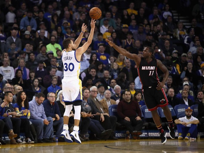 Curry, Durant Bawa Warriors Redam Heat