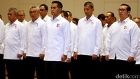 Anindya Novyan Bakrie (tengah) resmi memimpin kepengurusan PRSI 2016-2020.