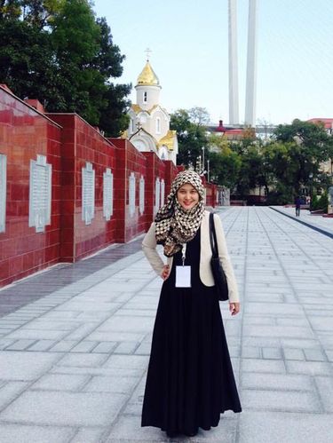 Foto: Pesona Hijab Dias Kinanthi, Adik Bungsu Penyanyi Andien