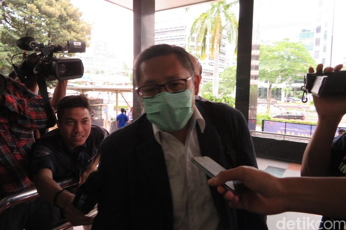Diperiksa di KPK, Anas Urbaningrum Pakai Masker Lagi