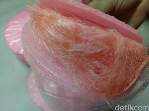 Rambut Nenek, Jajanan Nostalgia yang Renyah Manis