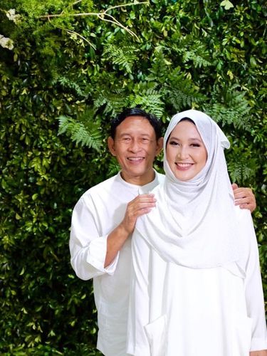 Foto: Pesona Hijab Dias Kinanthi, Adik Bungsu Penyanyi Andien