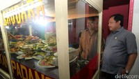 Melonjaknya harga komoditas cabai di pasar akibat minimnya pasokan dari produsen.