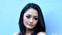 Siti Badriah pun menyanggah semua hal yang dituduhkan para netizen itu. Pool/Noel/detikFoto.