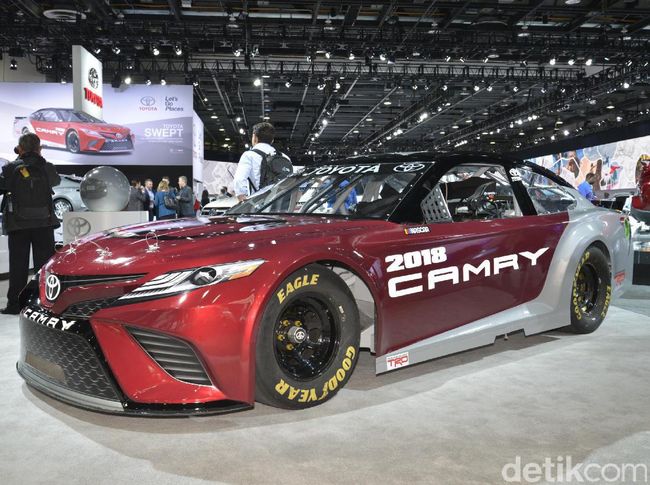 Toyota Luncurkan Camry untuk Balap