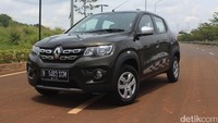 Untuk ukuran mobil Rp 100 jutaan, Renault Kwid memiliki fitur unggulan. Terutama pada sistem hiburan dengan layar sentuh berukuran 7 inci yang sudah terpasang dari pabrik, bukan aftermarket.
