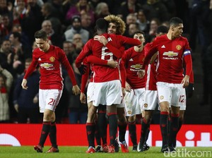 Tertinggal Jauh dari Chelsea, MU Dinilai Sir Alex Hanya Kurang Beruntung