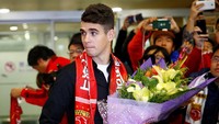Oscar Eks Chelsea Pensiun usai Kolaps di Lapangan, Alami Masalah Jantung