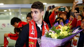 Oscar Eks Chelsea Pensiun usai Kolaps di Lapangan, Alami Masalah Jantung