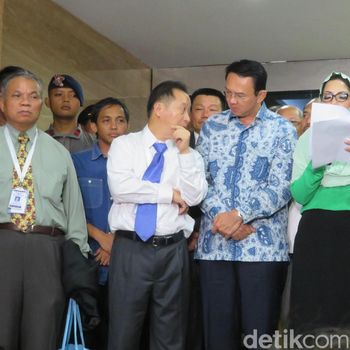 Humphrey saat mendampingi Ahok / 