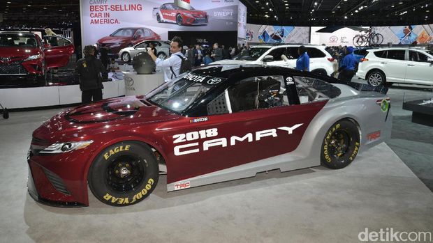 Toyota Luncurkan Camry untuk Balap Toyota Luncurkan Camry untuk Balap