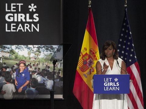 Fokus Belajar, Sasha Obama Absen di Acara Perpisahan Ayahnya