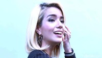 Sampai sekarang, wanita kelahiran Malang, Jawa Timur ini mengaku belum menjalin hubungan spesial dengan seorang pria. Pool/Noel/detikFoto.