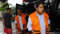 Sugiharto diperiksa sebagai tersangka kasus dugaan korupsi e-KTP sedangkan Rajesh diperiksa sebagai tersangka terkait kasus suap pajak yang dihadapi PT EK Prima Ekspor Indonesia.