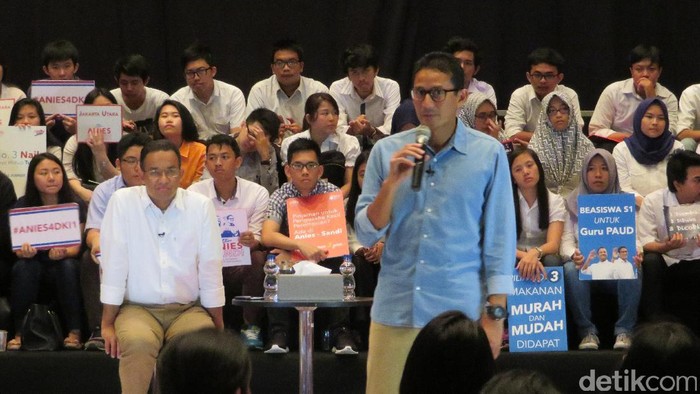 Simulasi dengan Pakar, Anies-Sandi Bedah Topik Debat Perdana