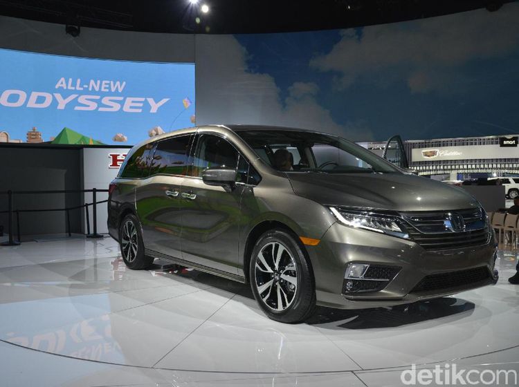 MPV dengan Transmisi 10 Speed
