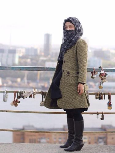 Foto: Pesona Hijab Dias Kinanthi, Adik Bungsu Penyanyi Andien