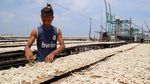 Perajin Ikan Asin Terkendala Cuaca