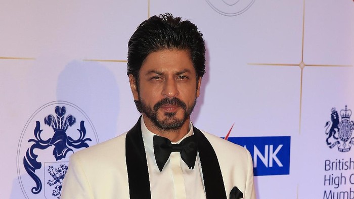 Shah Rukh Khan MUMBAI, INDIA - APRIL 10: Shah Rukh Khan arrives for a Bollywood Inspired Charity Gala at the Taj Mahal Palace Hotel during the royal visit to India and Bhutan on April 10, 2016 in Mumbai, India. (Photo by Chris Jackson/Getty Images)