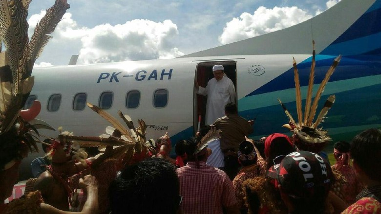 Ustaz Tengku Zulkarnain: Buktikan Kalau Saya Pernah Hina Suku Dayak Ustaz Tengku Zulkarnain: Buktikan Kalau Saya Pernah Hina Suku Dayak