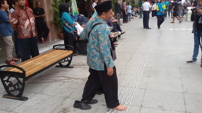 Difabel Sayangkan Jalur Tuna Netra Malioboro yang Tak Kuning