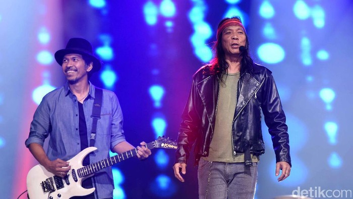 Slank saat tampil di Senayan