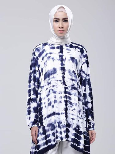 6 Busana Hijab dari Dian Pelangi Hingga Itang Yunasz di Bawah Rp 300 Ribu