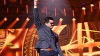 Mereka mengaku senang dan bangga bisa membawakan lagu dari legenda musik Indonesia tersebut. Pool/Noel/detikFoto.
