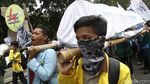 Mahasiswa Demo Tolak Kenaikan Harga di Depan Istana