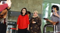 Yenti Garnasih, Dani Sadiawati, dan Natalia Subagyo meninggalkan KPK. Dalam keterangannya, Yenti Garnasih menginginkan KPK menuntaskan kasus-kasus dugaan korupsi masa lalu.