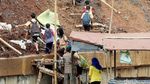 Getek Jadi Andalan Transportasi Anak Bukit Duri ke Sekolah