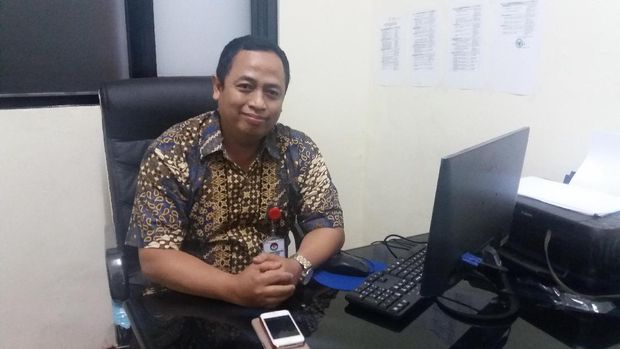229 Spanduk Provokatif dan 120 Atribut Paslon Diturunkan di Jakbar