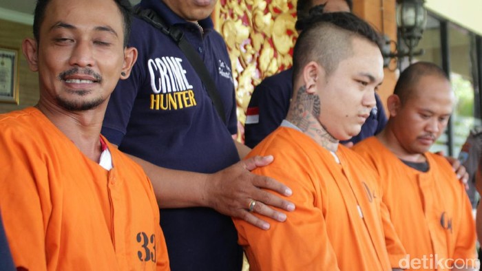 Buronan Pengeroyok WNA di Bar Serahkan Diri ke Mapolda Bali