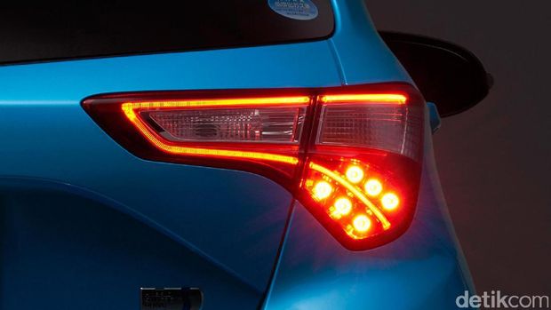  Toyota Permak Yaris Model Jepang 