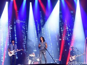 Kelas, Aksi Keren Slank dan Sheila On 7