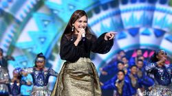 Transformasi Ayu Ting Ting di Panggung, Hari Ini Ultah ke-32