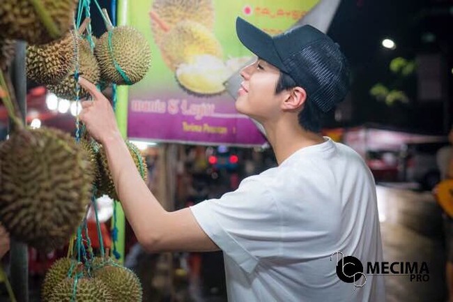 Mau Sentuh Durian Seperti Park Bo Gum, Ini 7 Destinasinya