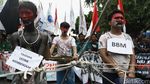 Mahasiswa Demo Tolak Kenaikan Harga di Depan Istana