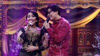 Hingga kini mereka terus menjadi keluarga yang harmonis dan semoga terus seperti itu. Hanif Hawari/detikHOT