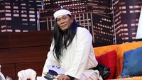 Ken Ken saat tampil di acara Hitam Putih di Studio Trans 7, Kapten Tendean, Jakarta Selatan pada Rabu (11/1/2017). Hanif Hawari/detikHOT