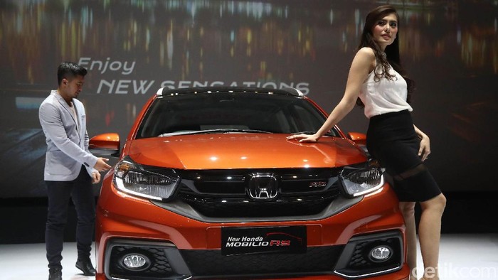 PT Honda Prospect Motor meluncurkan MPV Mobilio versi terbaru di Djakarta Theatre, Jakarta, Kamis (12/1/2017). Mobil tersebut dibanderol dengan harga mulai dari Rp 189,5 juta.