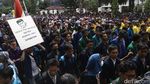 Mahasiswa Demo Tolak Kenaikan Harga di Depan Istana
