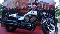 Begitu juga untuk motor Victory di Indonesia. Menurut Denny Mulyono, suku cadang dan garansi masih dijamin.